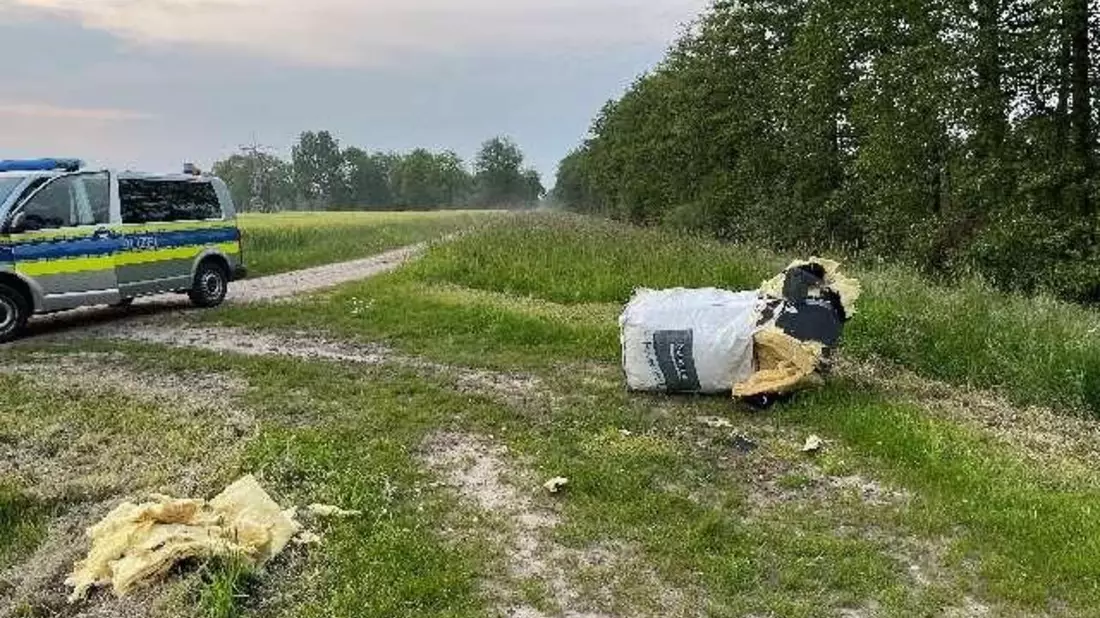 POL-HI: Illegale Müllentsorgung am Duinger Bruchsee - Bild: presseportal.de