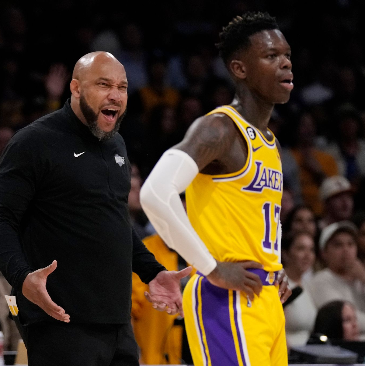 Dennis Schröder (r) von den Los Angeles Lakers reagiert neben Jamal Murray von den Denver Nuggets. - Foto: Ashley Landis/AP