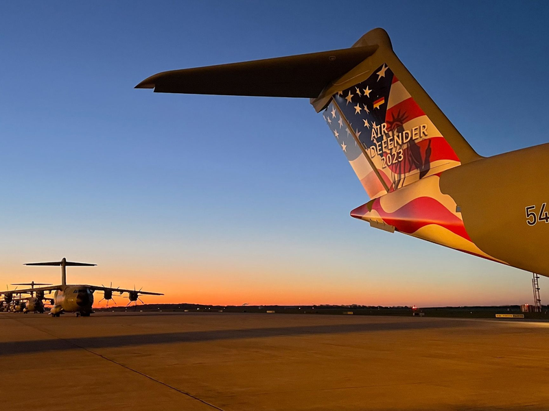 Ein Airbus A400M der Bundeswehr mit Sonderfolierung zur Übung Air Defender 2023. - Foto: Philipp Hiemer/Bundeswehr/dpa