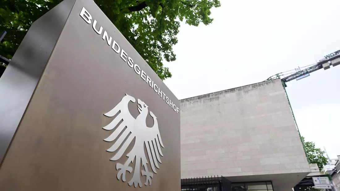 Berliner Mieter wollen vor dem Bundesgerichtshof (BGH) Verstöße gegen die Mietpreisbremse geltend machen. - Bild: Uli Deck/dpa