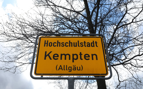 Zwei junge Syrer haben Ermittlungen zufolge einen islamistischen Anschlag mit einem Sprengstoffgürtel geplant, einer von ihnen wohnte zuletzt in Kempten. - Foto: Karl-Josef Hildenbrand/dpa