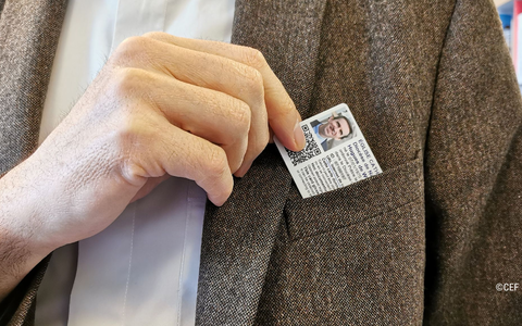 Per QR-Code können Kirchenverantwortliche in Frankreich die Akte von Priestern aus dem Register aufrufen. - Foto: Conférence Des Évêque/dpa