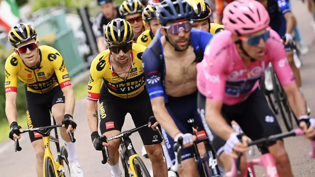 Beim Giro d'Italia stand die erste Alpen-Etappe an. - Bild: Fabio Ferrai/LaPresse via ZUMA Press/dpa