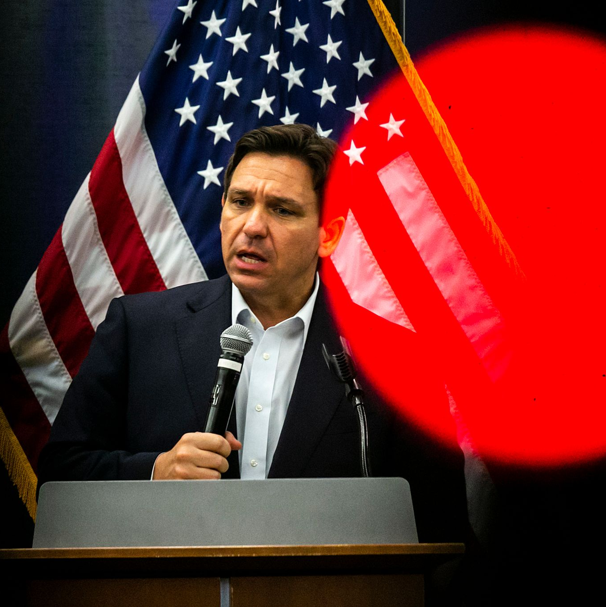 Der Republikaner Ron DeSantis gilt seit längerem als größter parteiinterner Konkurrent von Donald Trump. - Foto: Joseph Cress/Iowa City Press-Citizen via AP/dpa