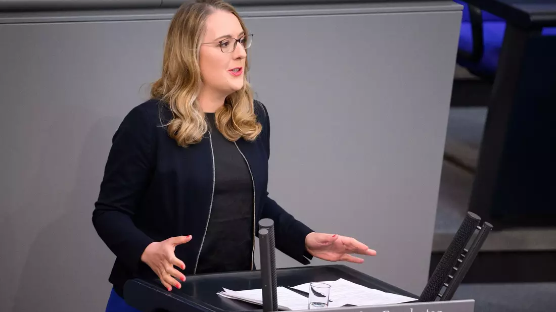 «Wir erwarten, dass Christian Lindner seiner Verantwortung für den Haushaltsprozess nun endlich gerecht», sagt Katharina Dröge, Vorsitzende der Bundestagsfraktion von Bündnis 90/Die Grünen. - Bild: Bernd von Jutrczenka/dpa