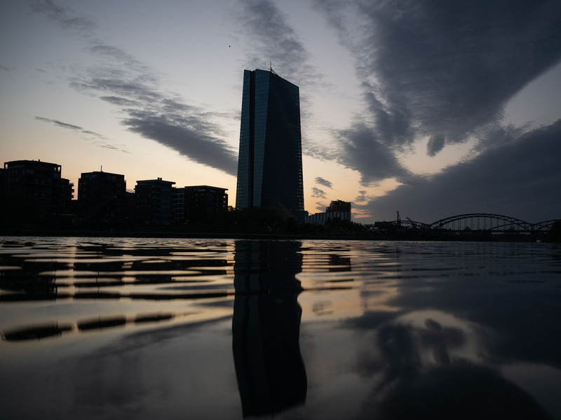 Aktuell hält die hartnäckig hohe Inflation die Hüter des Euro in Atem. - Foto: Sebastian Christoph Gollnow/dpa