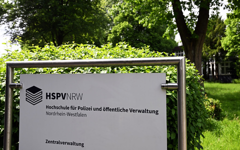 Die Zentralverwaltung der Hochschule für Polizei und öffentliche Verwaltung Nordrhein-Westfalen. - Foto: Federico Gambarini/dpa