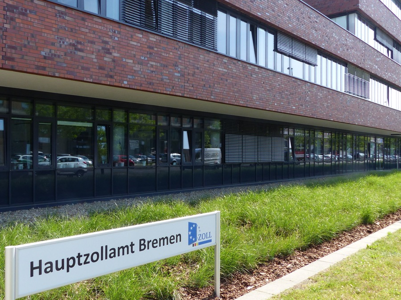 HZA-HB: Erfolgreiche Jahresbilanz des HZA Bremen / über 400 kg Kokain sichergestellt/ 150.000 gefälschte Produkte einbehalten/ 3,8 Milliarden Euro Einnahmen/ erfolgreiche Bekämpfung der Schwarzarbeit - Foto: presseportal.de