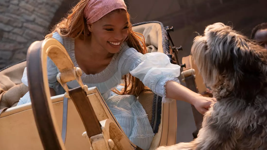 Halle Bailey als Ariel in einer Szene des Films Arielle, die Meerjungfrau. - Bild: Giles Keyte/Disney/dpa