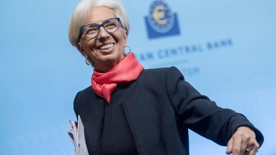 Christine Lagarde, Präsidentin der Europäischen Zentralbank (EZB), will mittelfristig zurück zu einer Teuerungsrate von zwei Prozent. - Bild: Thomas Lohnes/AFP Pool/dpa