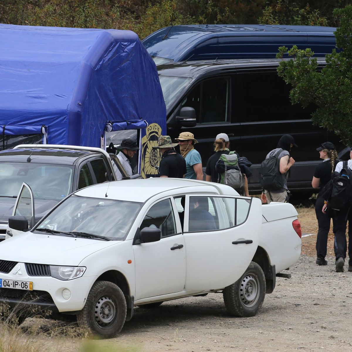 Auch 2023 bereiteten sich Suchteams der Polizei auf eine Suche im Süden Portugals vor. (Archivbild) - Foto: Joao Matos/AP/dpa