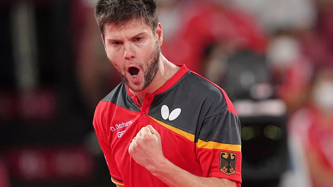 Dimitrij Ovtcharov sicherte gemeinsam mit Patrick Franziska die erste WM-Medaille. - Bild: Michael Kappeler/dpa