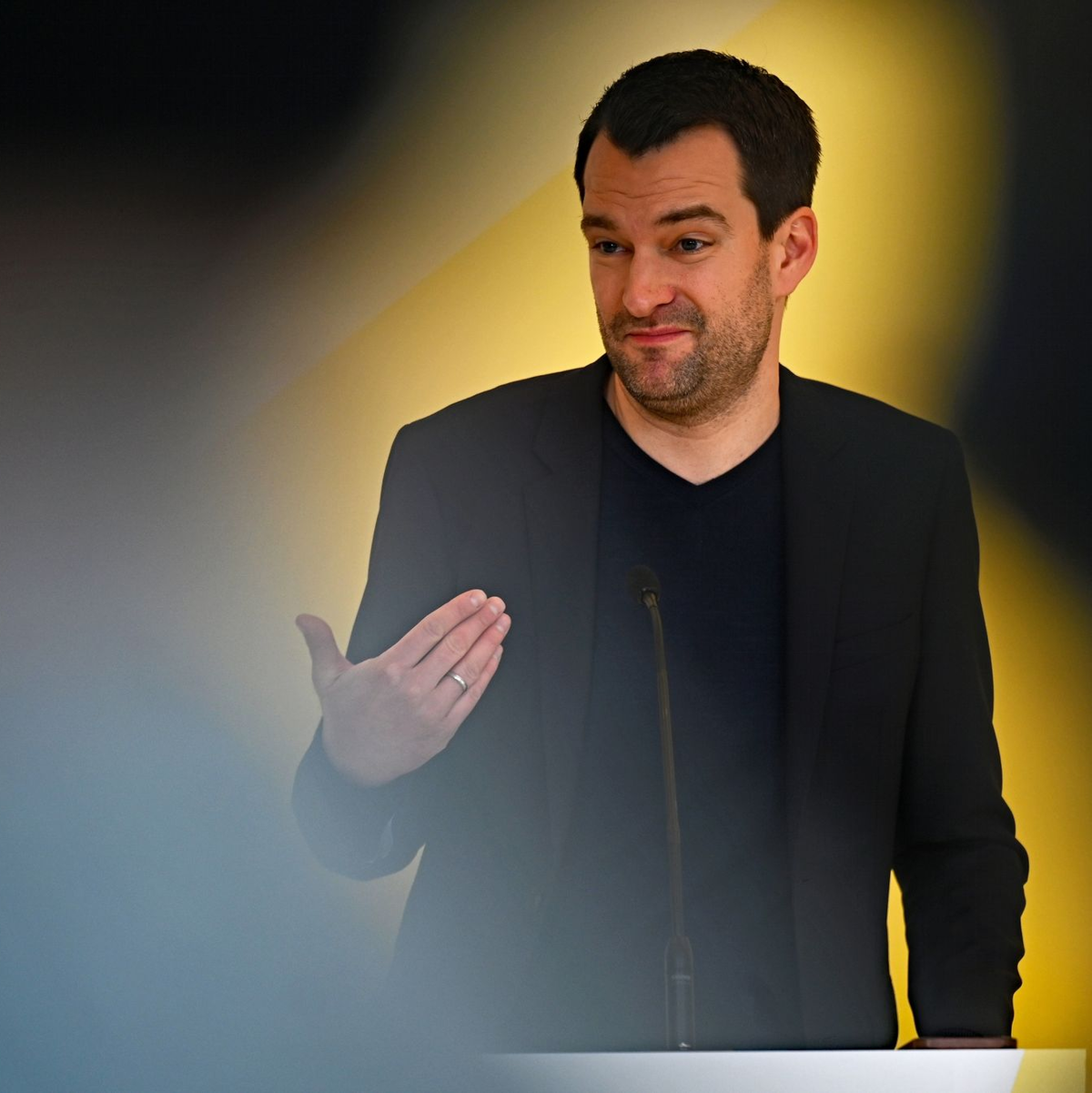 FDP-Bundesvize Johannes Vogel wünscht sich mehr politische Debatten über den Klimaschutz. - Foto: Philipp Znidar/dpa