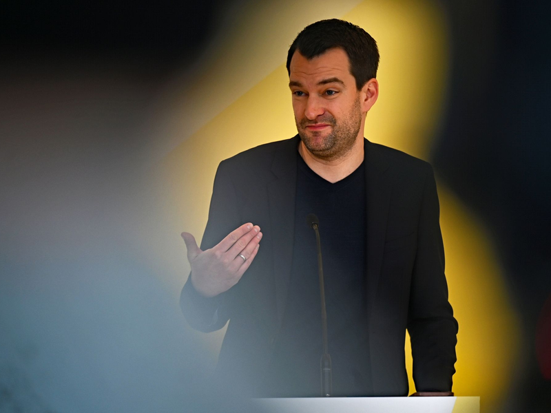 «Steuererhöhungen sind nicht nur zu Recht im Koalitionsvertrag ausgeschlossen, sie wären auch genau falsch für unsere Wettbewerbsfähigkeit», sagt der stellvertretende FDP-Vorsitzende Johannes Vogel. - Foto: Philipp Znidar/dpa