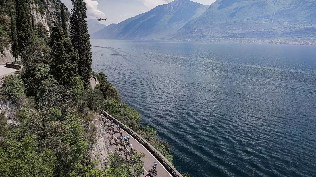 Der Gardasee ist derzeit so voll wie seit langem nicht mehr. - Bild: Marco Alpozzi/LaPresse via ZUMA Press/dpa