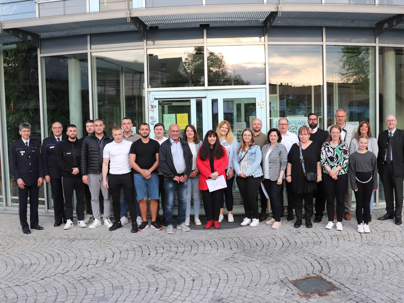 POL-PDMY: Verleihung einer Bürgerurkunde - Foto: presseportal.de