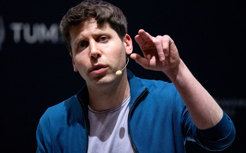 Wird wohl doch nicht zu OpenAI zurückkehren: Sam Altman. - Foto: Sven Hoppe/dpa