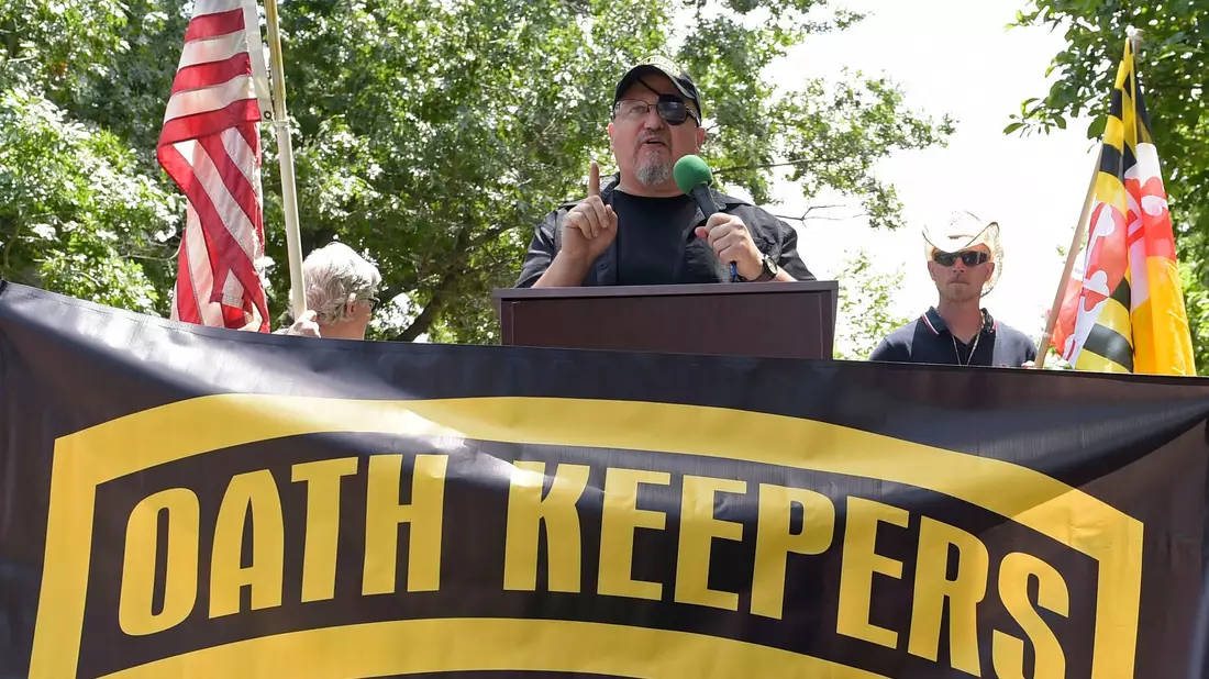 Stewart Rhodes ist der Gründer der Oath Keepers. - Bild: Susan Walsh/AP