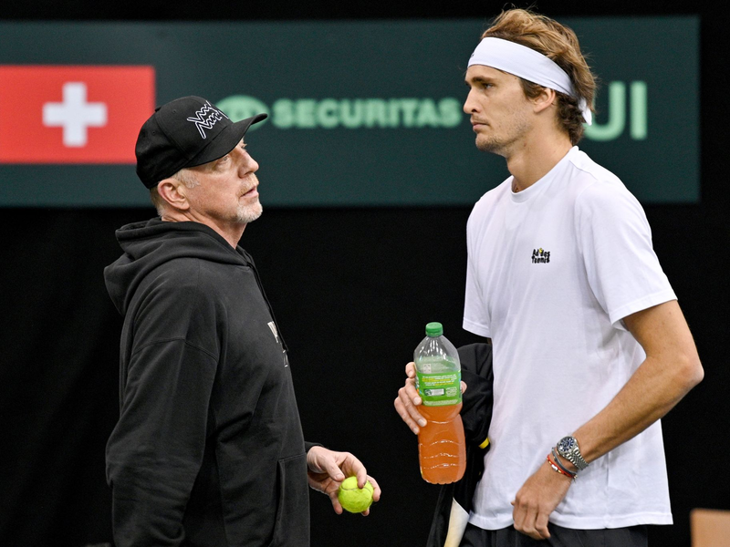 Für Boris Becker gehört Alexander Zverev nicht zu den Favoriten bei den French Open. - Foto: Harald Tittel/dpa
