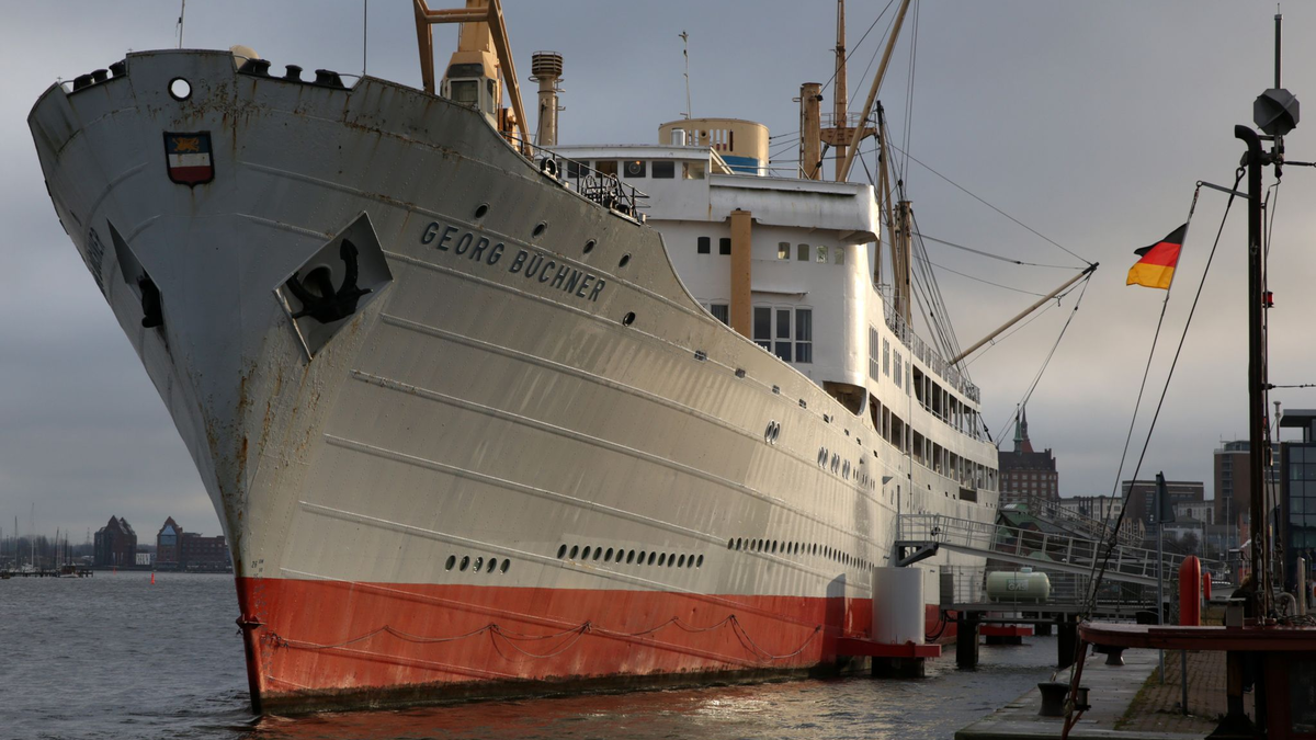 Die «Georg Büchner» Anfang Januar 2013 im Rostocker Stadthafen. - Foto: Bernd Wüstneck/dpa-Zentralbild/dpa