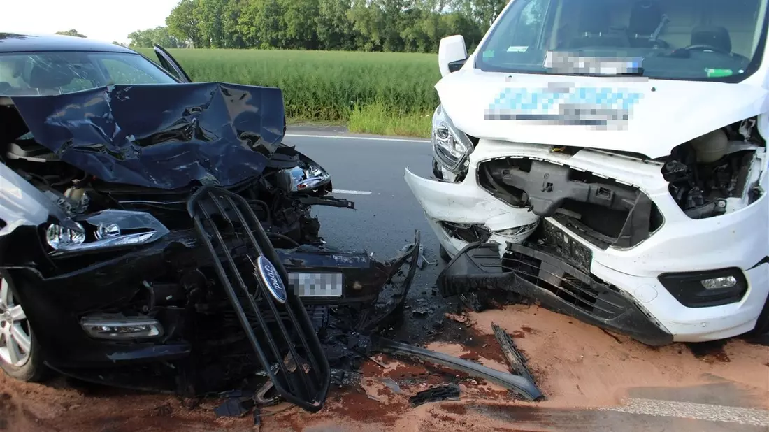 POL-COE: Lüdinghausen, Seppenrade, B474/ Unfall mit drei Autos - Bild: presseportal.de