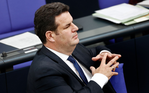 Kein Interessenskonflikt: Das Arbeitsministerium verteidigt die Besetzung eines Top-Postens mit einem Freund von Minister Heil. - Foto: Carsten Koall/dpa