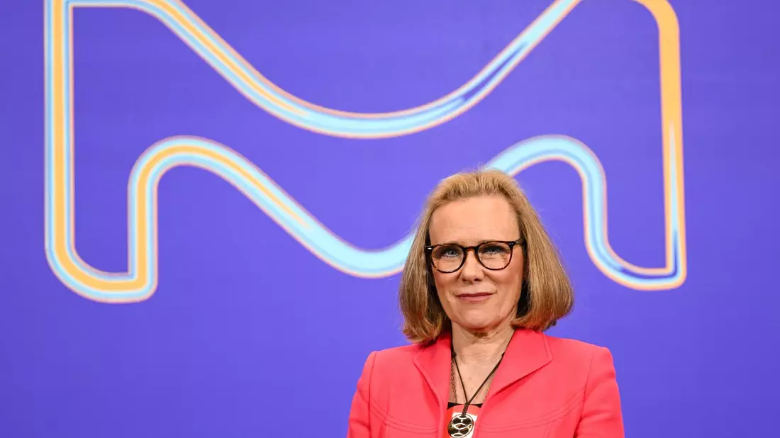 Merck-Chefin Belén Garijo war 2024 laut Studie die bestbezahlte Managerin (Archivbild) - Bild: Arne Dedert/dpa