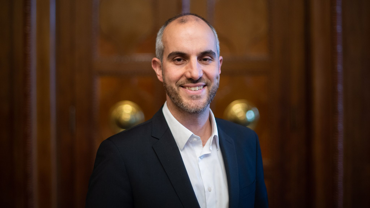 «Die Forderungen der Letzten Generation wie ein Tempolimit und ein 9-Euro-Ticket sind bei weitem nicht radikal»: Belit Onay. - Foto: Julian Stratenschulte/dpa