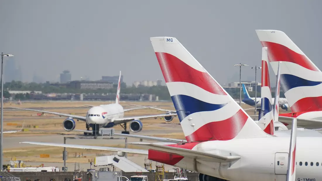 Der Flughafen Heathrow ist von technischen Problemen betroffen. - Bild: Jonathan Brady/PA Wire/dpa