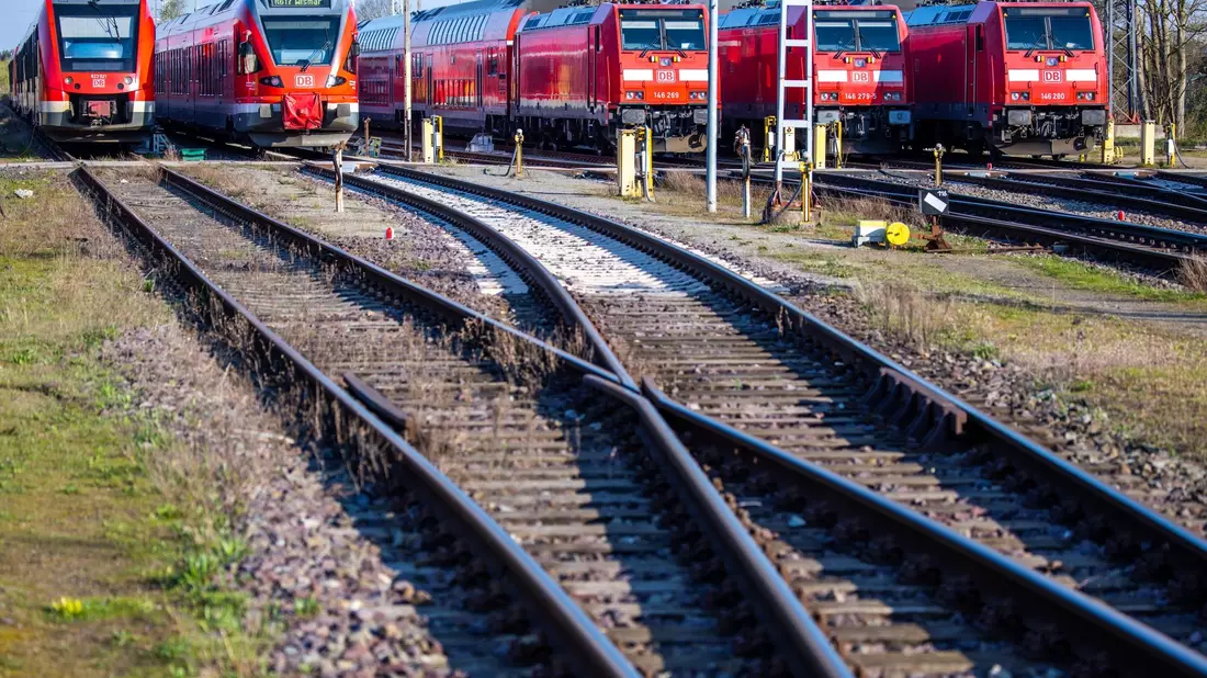 Bei der Deutschen Bahn besteht erheblicher Investitionsbedarf. - Bild: Jens Büttner/dpa