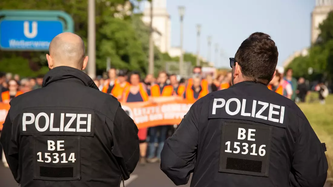 «In unserem Rechtsstaat ist es aber wichtig, dass die angewandten Mittel der Behörden immer verhältnismäßig und nicht überzogen sind»: SPD-Chefin Saskia Esken. - Bild: Sven Käuler/TNN/dpa