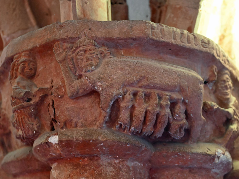 Das antisemitische Säulenrelief im Brandenburger Dom ist eine der frühesten Darstellungen dieser Art (häufig wird die Art dieser Darstellung als 'Judensau' bezeichnet). - Foto: Jonathan Penschek/dpa