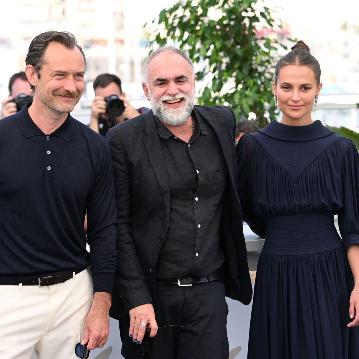 Schauspieler Jude Law (l-r), Regisseur Karim Ainouz und Schauspielerin Alicia Vikander stellten ihren Film 