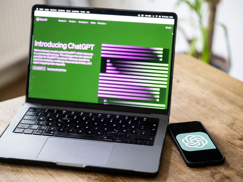 Studien zu den diagnostischen Fähigkeiten von ChatGPT kommen zur widersprüchlichen Ergebnissen. (Symbolbild) - Foto: Hannes P. Albert/dpa