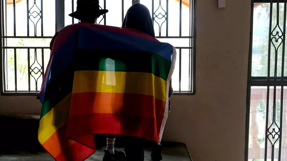 In Uganda wurde ein Gesetz gegen Homosexuelle unterzeichnet, das die Todesstrafe ermöglicht. - Bild: Uncredited/AP/dpa
