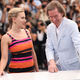 Scarlett Johansson und Regisseur Wes Anderson in Cannes. - Foto: Vianney Le Caer/Invision/AP/dpa