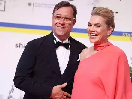 Jan Josef Liefers and Anna Loos bei der diesjährigen Verleihung des Deutschen Filmpreises in Berlin. - Foto: Gerald Matzka/dpa