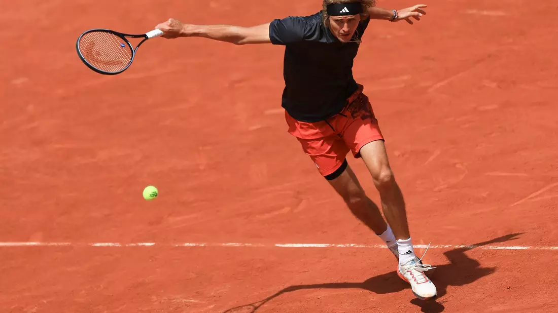 Alexander Zverev zieht mit einer starken Leistung ins Viertelfinale von Paris ein. - Bild: Aurelien Morissard/AP/dpa