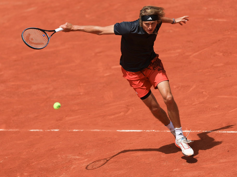Steht ohne Satzverlust in der dritten Runde der French Open: Alexander Zverev. - Foto: Aurelien Morissard/AP/dpa