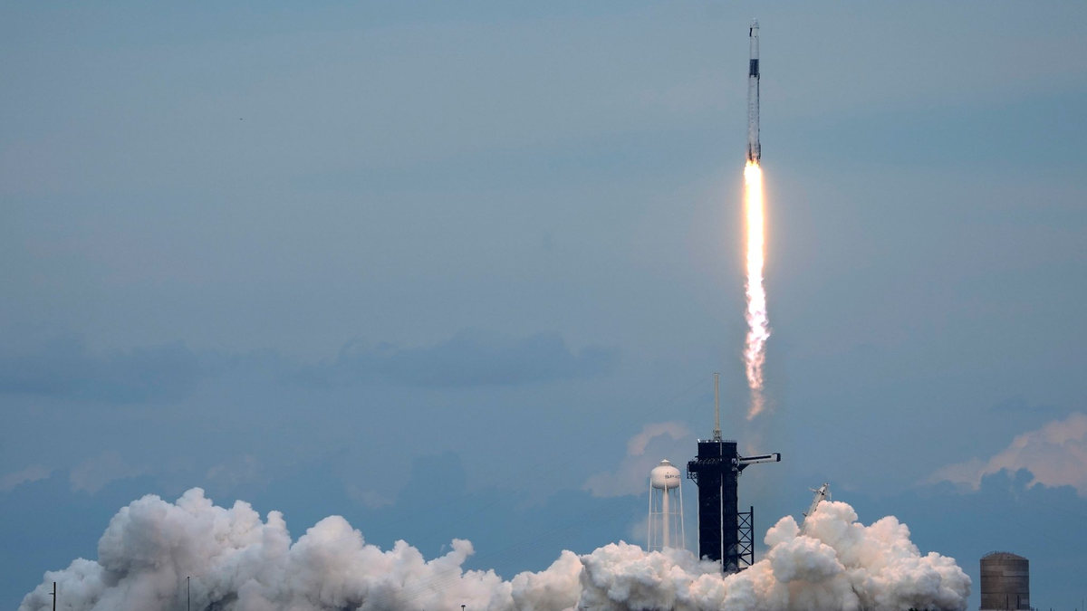 Die SpaceX Falcon 9-Rakete startete am 21. Mai in Cape Canaveral. - Foto: John Raoux/AP