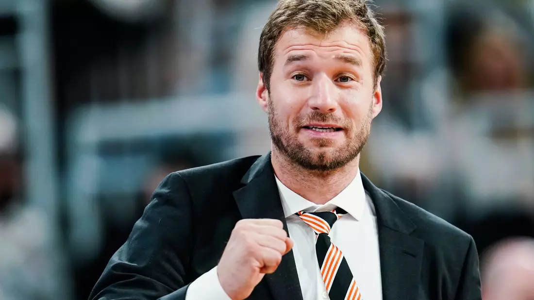 Ulms Trainer Anton Gavel warnt vor zu viel Euphorie. - Bild: Uwe Anspach/dpa