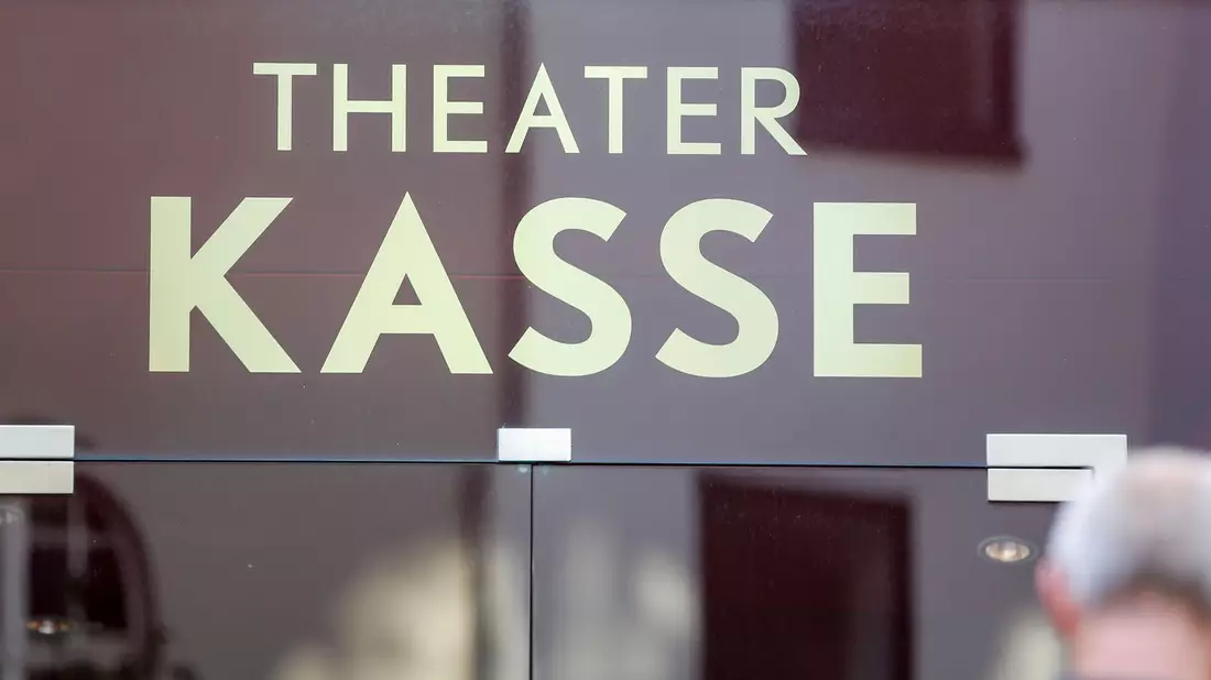 Eine breite Mehrheit der Erwachsenen in Deutschland findet es einer Umfrage zufolge richtig, Theater staatlich zu subventionieren. - Bild: Gerald Matzka/dpa-Zentralbild/dpa