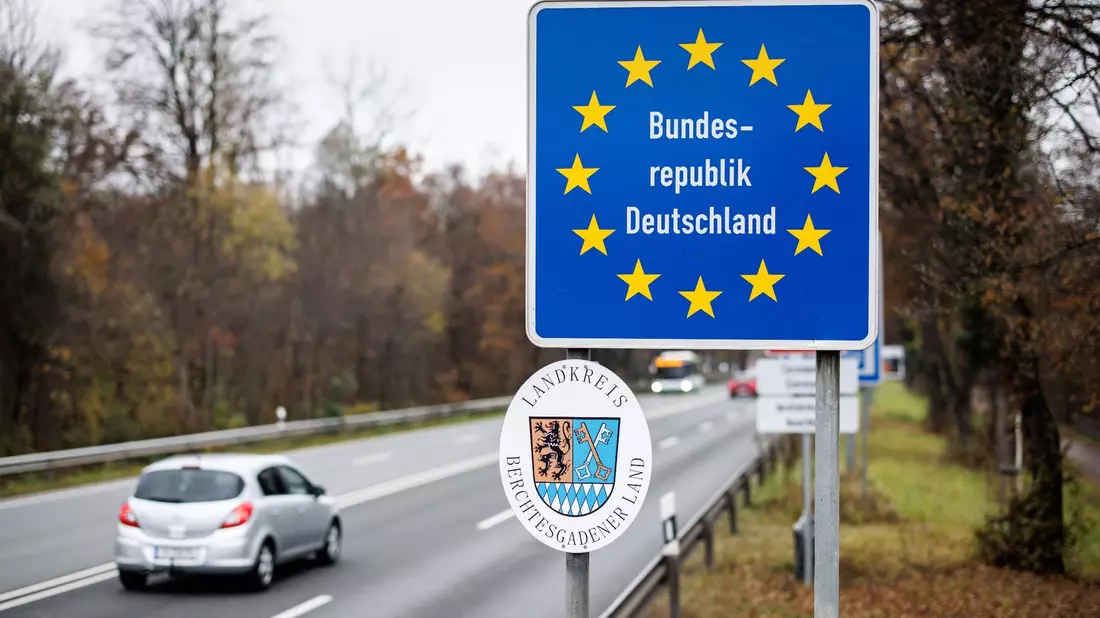 2022 wurden deutlich mehr Menschen an der deutschen Grenze zurückgewiesen worden als in Vorjahren. - Bild: Matthias Balk/dpa