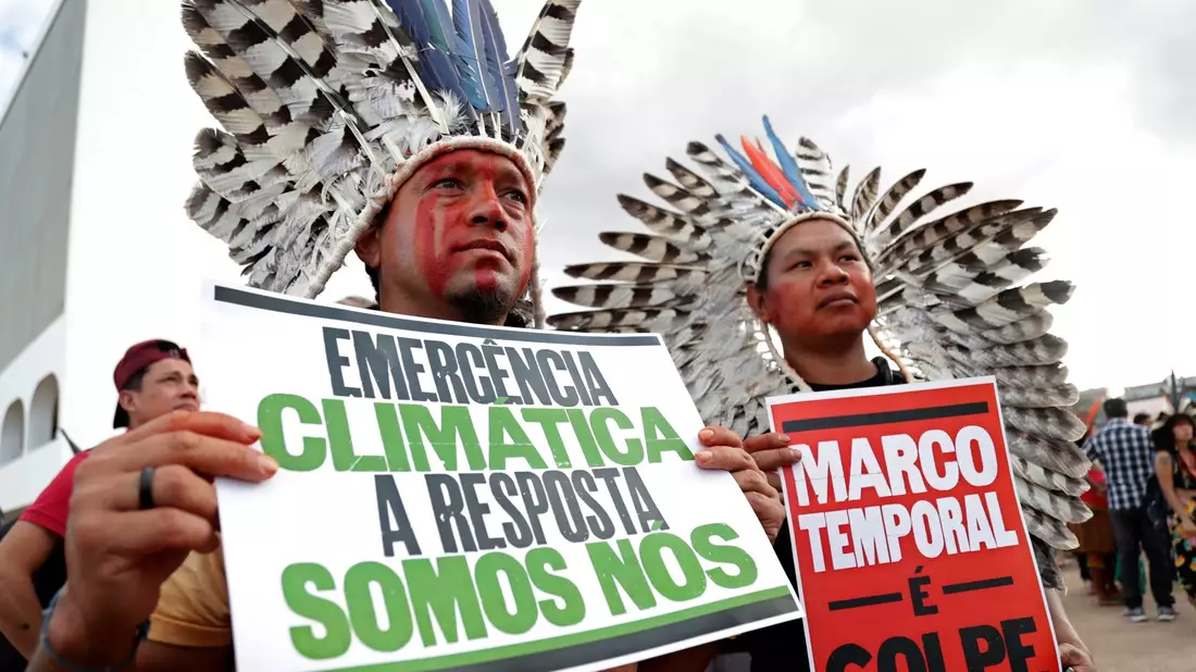 Die Entscheidung von Brasiliens Oberstern Gerichtshofs wird von Indigenen gefeiert. - Bild: Gustavo Moreno/AP