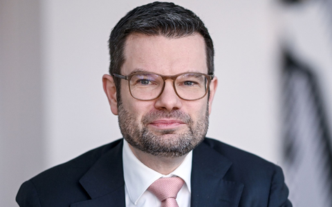 Das Haus von Justizminister Marco Buschmann (FDP) wurde beschmiert. - Foto: Britta Pedersen/dpa/Archiv Das Haus von Justizminister Marco Buschmann (FDP) wurde beschmiert. - Foto: Britta Pedersen/dpa/Archiv