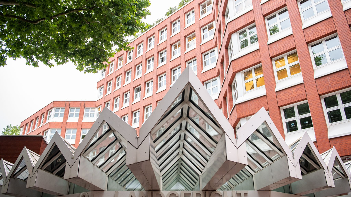 Im Landgericht Münster wurde ein Mann wegen Mordes verurteilt. - Foto: Guido Kirchner/dpa