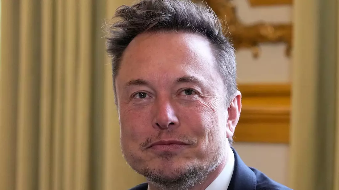 Elon Musk - hier zu sehen in Paris - war in China zu Besuch. - Bild: Michel Euler/POOL AP/AP/dpa
