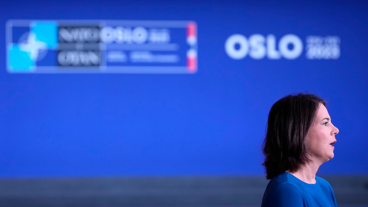 In diesen Zeiten sei das Allerwichtigste «Verlässlichkeit, dass das gegebene Wort gilt», so Annalena Baerbock beim Treffen der Nato-Außenminister in Oslo. - Foto: Javad Parsa/NTB/dpa