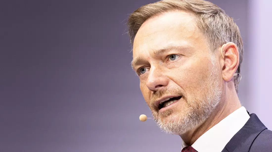 Christian Lindner (FDP), Bundesminister der Finanzen, hat die Baustandards kritisiert. - Bild: Michael Matthey/dpa