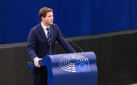 Clément Beaune forderte einen Verlauf des Direktzugs über Straßburg und Karlsruhe. - Foto: Philipp von Ditfurth/dpa